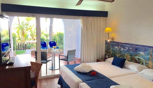 Habitación doble superior, en la zona del jardín