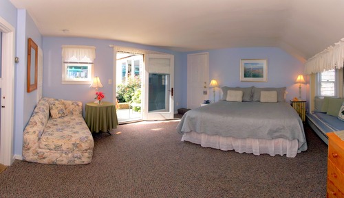 Suite superior, 1 cama de matrimonio grande, cocina, junto a la piscina
