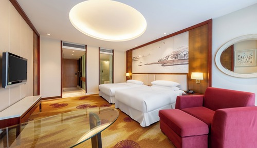 Habitación, 1 cama de matrimonio grande, balcón, vistas a la ciudad