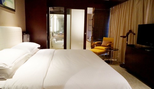 Suite, 1 cama de matrimonio grande, vistas a la ciudad
