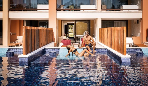 Suite junior (Swim Up Premium Level)