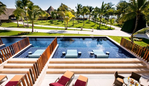 Suite (Swim Up Premium Level)