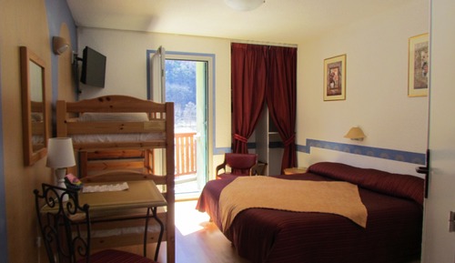 Habitación familiar, varias camas