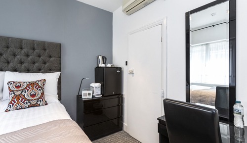 Habitación doble, baño privado (Small)