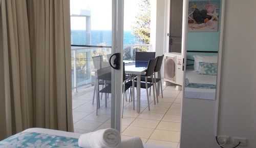 Apartamento, 2 habitaciones, vistas parciales al mar