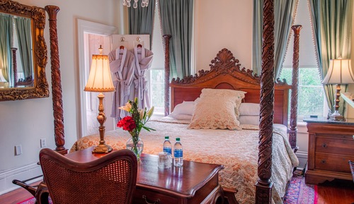Presidential Room, 1 King Bed (Not pet friendly)