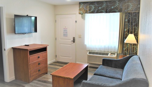 Suite estudio, 1 cama de matrimonio grande con sofá cama, no fumadores (Mobility Accessible)