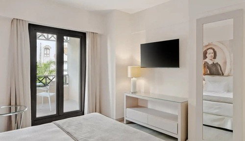 Habitación individual, vistas parciales al mar