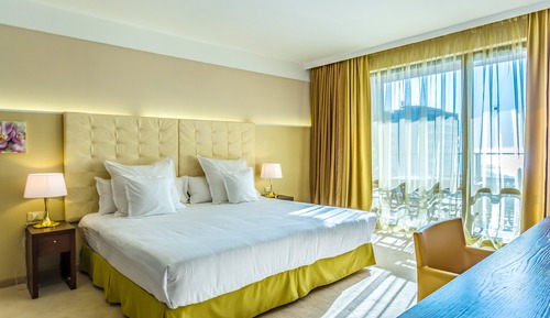 Habitación Deluxe (2 Adults + 1 Child)
