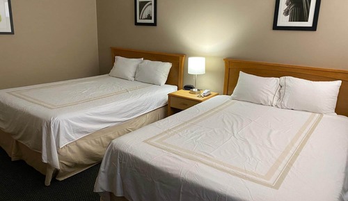 Habitación, 2 camas de matrimonio, no fumadores, frigorífico y microondas (1 Star)