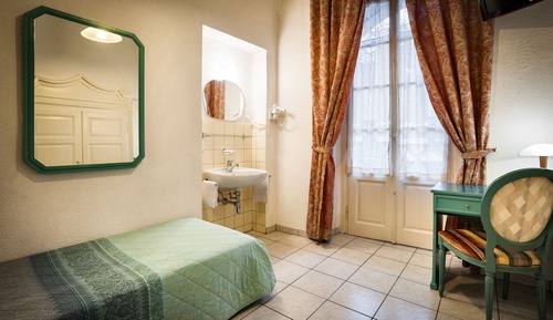 Habitación individual, baño compartido