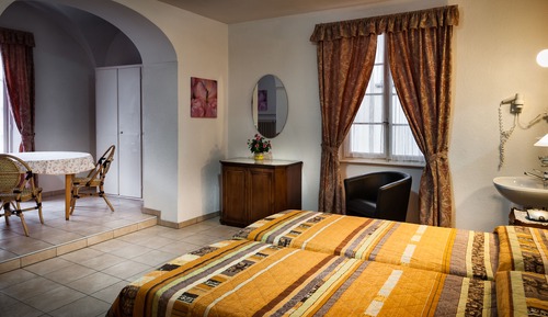 Habitación triple, baño privado