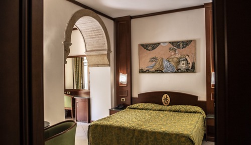 Habitación con 1 cama doble o 2 individuales, vistas al jardín