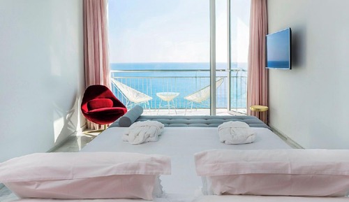 Habitación Frontal superior, vista mar, balcón
