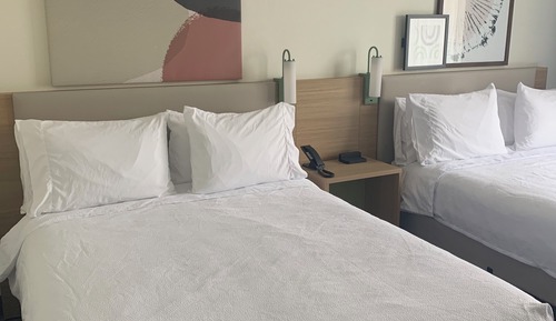 Habitación, 2 camas de matrimonio, accesible para personas con discapacidad, bañera