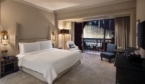 Suite Club (Palace Fountain View)