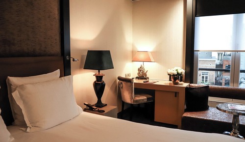 Courtyard room