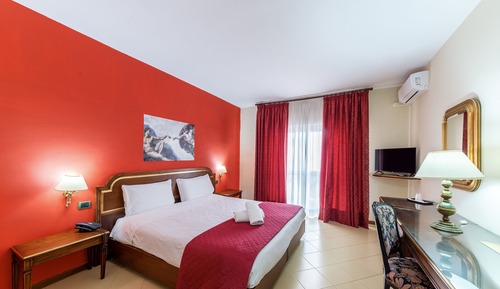 Habitación estándar con 1 cama doble o 2 individuales