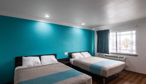 Habitación estándar, 2 camas de matrimonio, fumadores, frigorífico y microondas