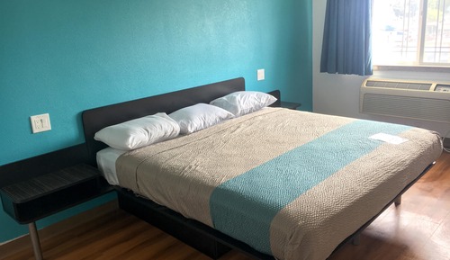 Habitación estándar, 1 cama de matrimonio grande, fumadores, frigorífico y microondas