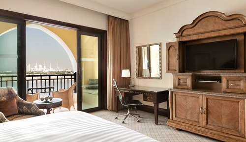 Horizon Club Deluxe Twin with Lounge Access and Free Breakfast