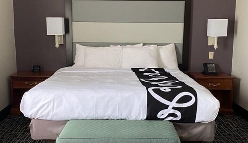 Suite, 1 cama de matrimonio grande, no fumadores (Two-Room Suite)