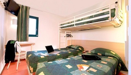 Habitación estándar, varias camas (1 Double and 1 Single bed)