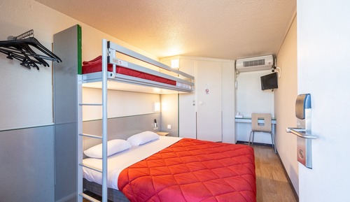 Habitación estándar, varias camas (1 Double and 1 Single bed)
