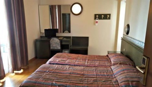 Habitación cuádruple estándar (4 pax)