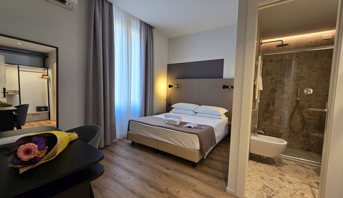 Habitación superior con 1 cama doble o 2 individuales