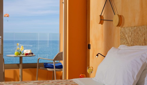 Habitación estándar con 1 cama doble o 2 individuales, vistas al mar