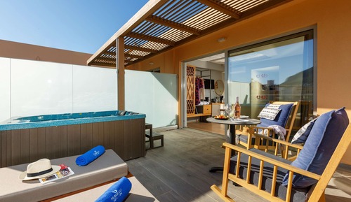 Deluxe Room with Jacuzzi