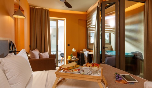 Superior Deluxe Suite with Steam shower & Jacuzzi