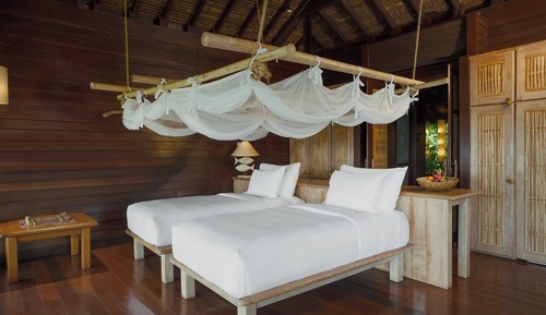 Beachfront Pool Villa Suite