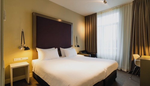 Habitación Deluxe con 1 cama doble o 2 individuales, en edificio anexo
