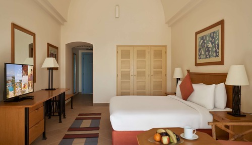Standard Room Lagoon View King Bed