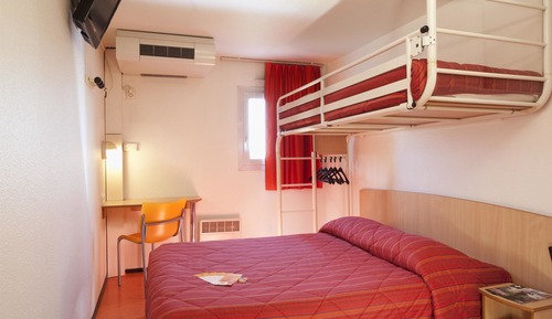 Habitación estándar, varias camas (1 Double and 1 Single bed)
