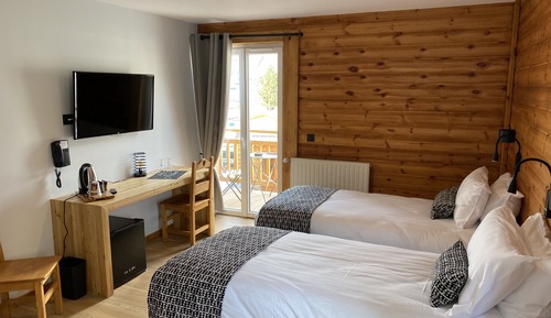 Habitación superior con 1 cama doble o 2 individuales