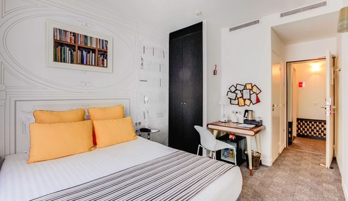 Habitación Familiar, 2 habitaciones - Minibar soft de cortesía, bandeja de cortesía - Prensa digital