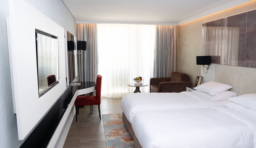 Habitación superior, 1 cama de matrimonio grande, vistas al jardín