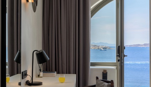 Front Sea View Suite (Outdoor Mini Plunge Pool)