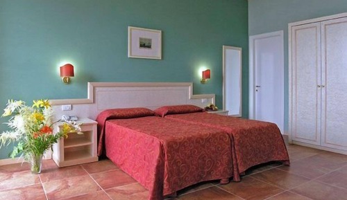 Habitación con 1 cama doble o 2 individuales, vistas al lago