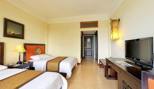 Habitación superior, 1 cama de matrimonio grande, vistas al jardín