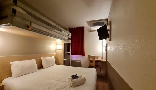 Habitación estándar, varias camas (1 Double and 1 Single bed)