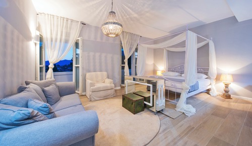 Melion luxury suite with balcony