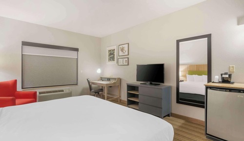 Habitación, 1 cama de matrimonio grande, accesible para personas con discapacidad (Roll-in Shower)