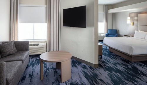 Estudio, 1 cama de matrimonio grande con sofá cama