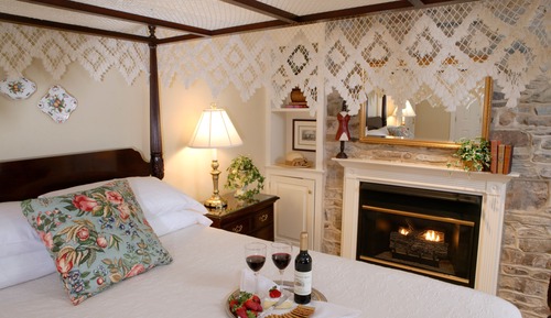 Luxury Queen Room With Balcony