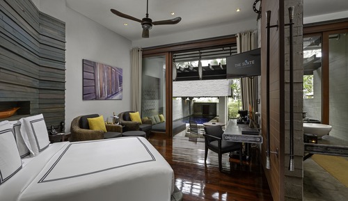 Private Pool Suite