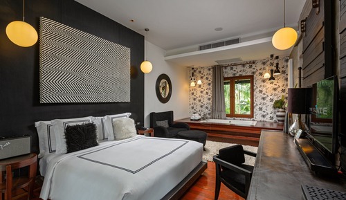 One Bedroom Pearl Shell Suite